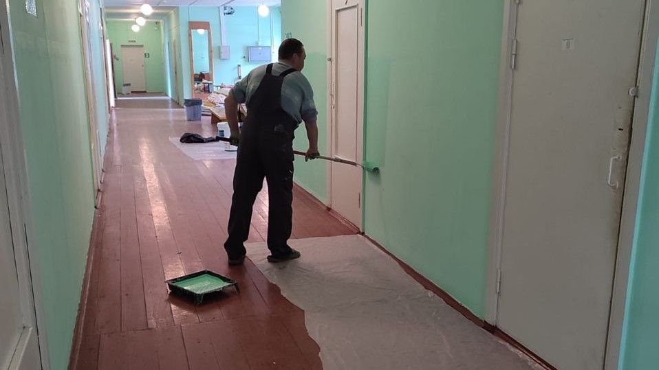 В детском лагере «Юность» начался ремонт корпусов.